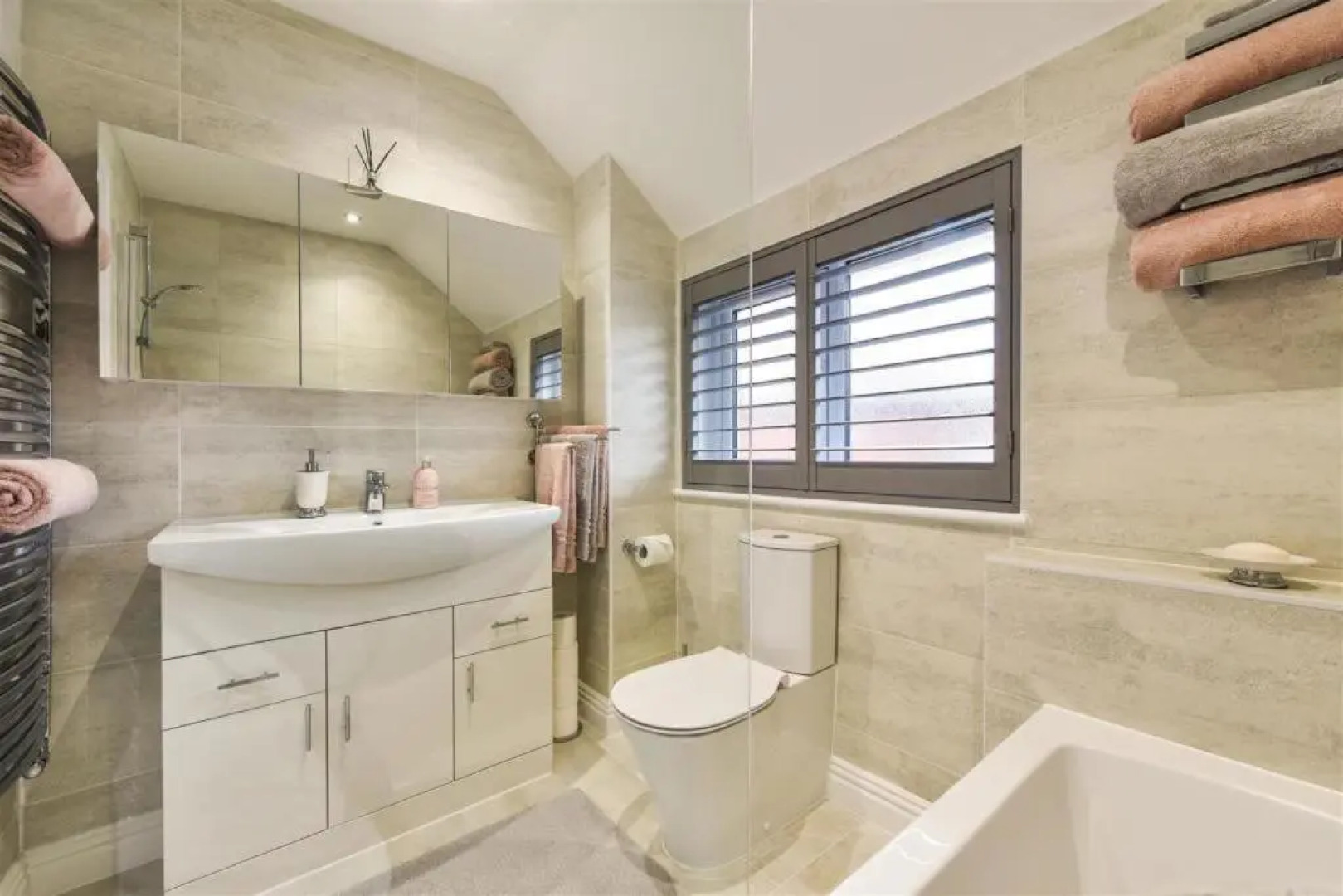 Luxury 4 Bedroom Detached House