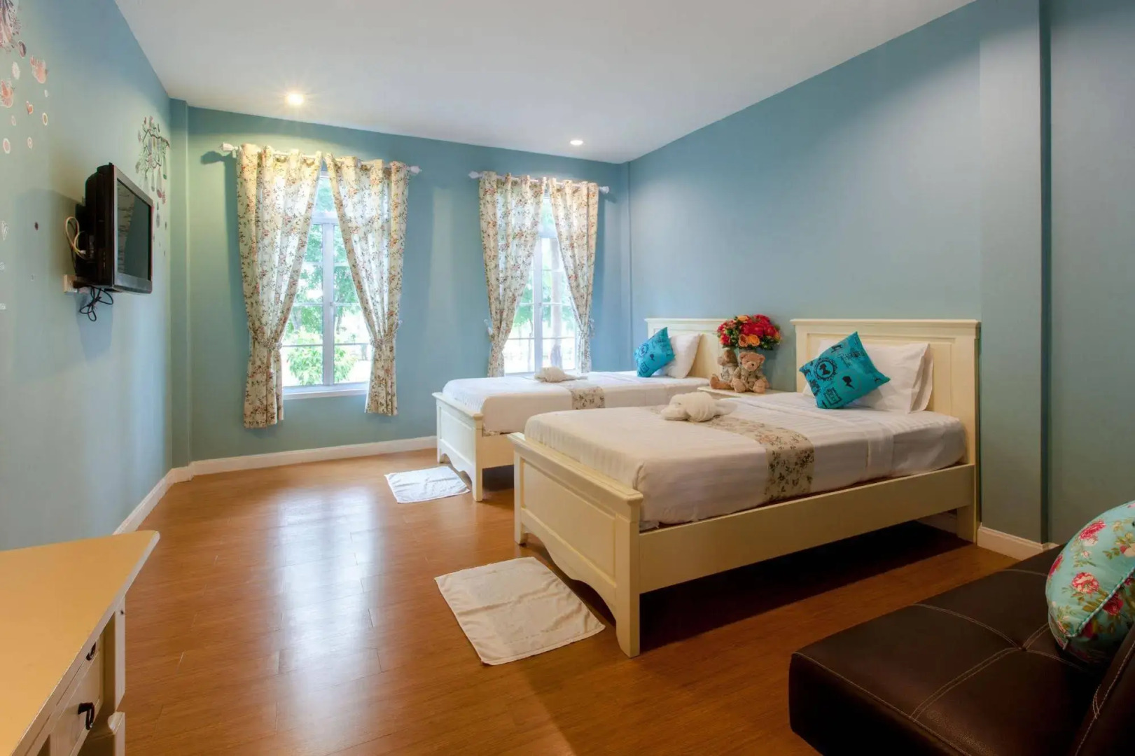 Varee Valley Resort and Restaurant