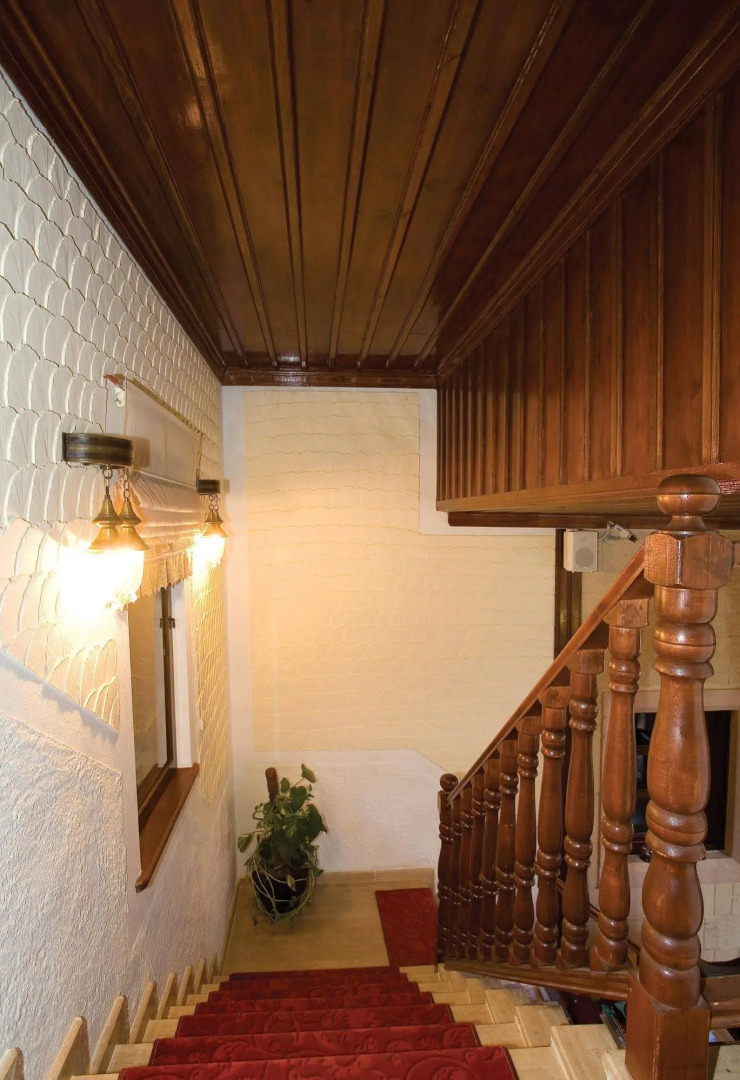 Cicerone Lodge Hotel