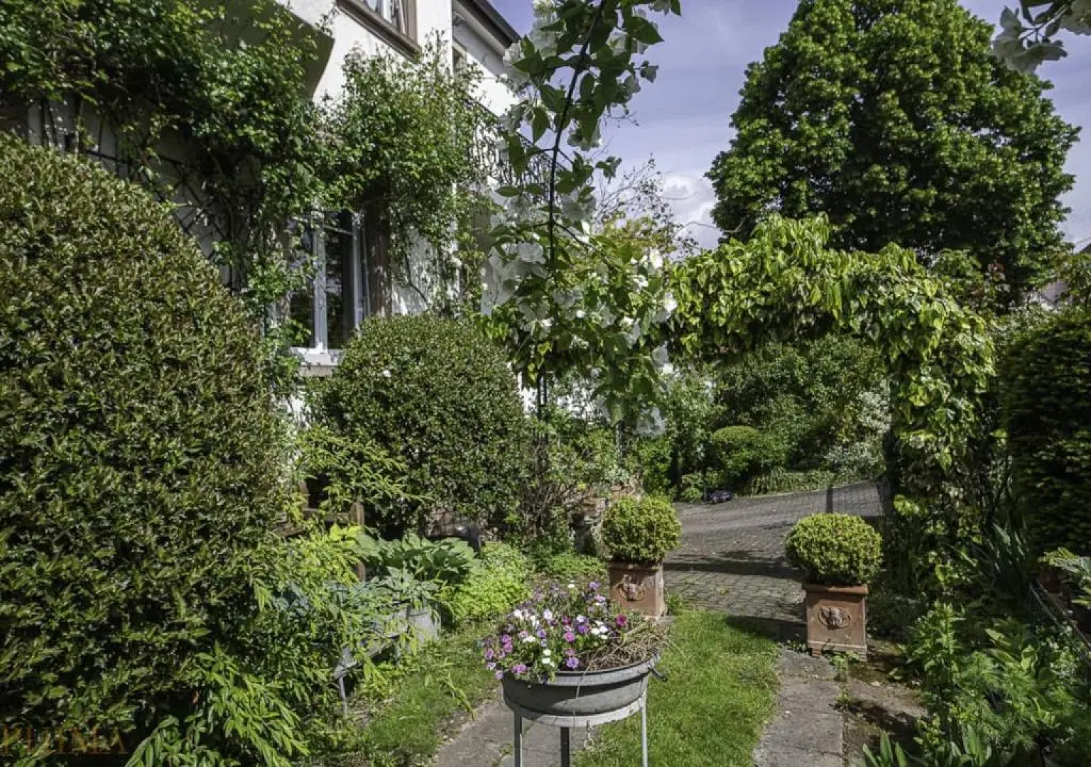 au-dessus du jardin appartement climatisé