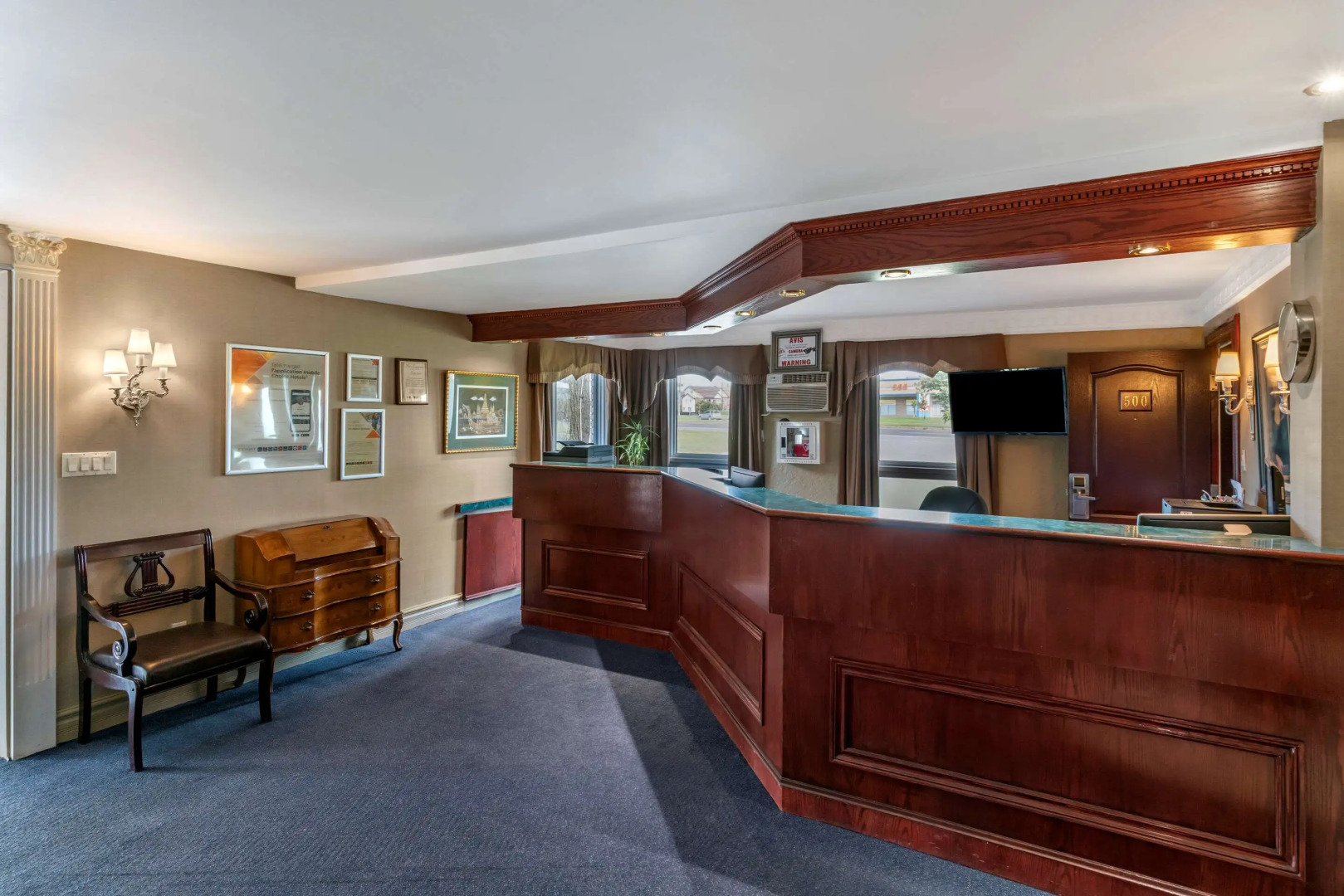 : Econo lodge Hotel Brossard