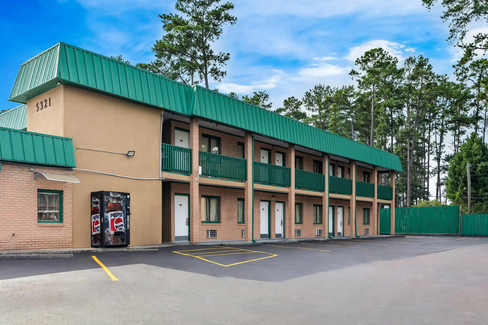 Super 8 by Wyndham Columbia SC / Ft. Jackson