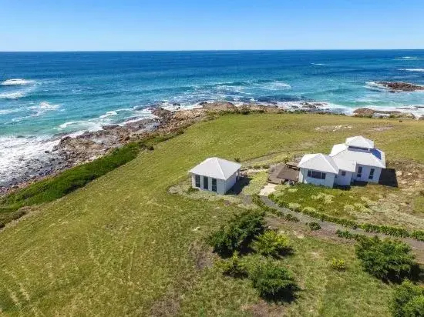 Saltwater - Absolute Oceanfront, Hot Tubs, Sauna, Fire Pits