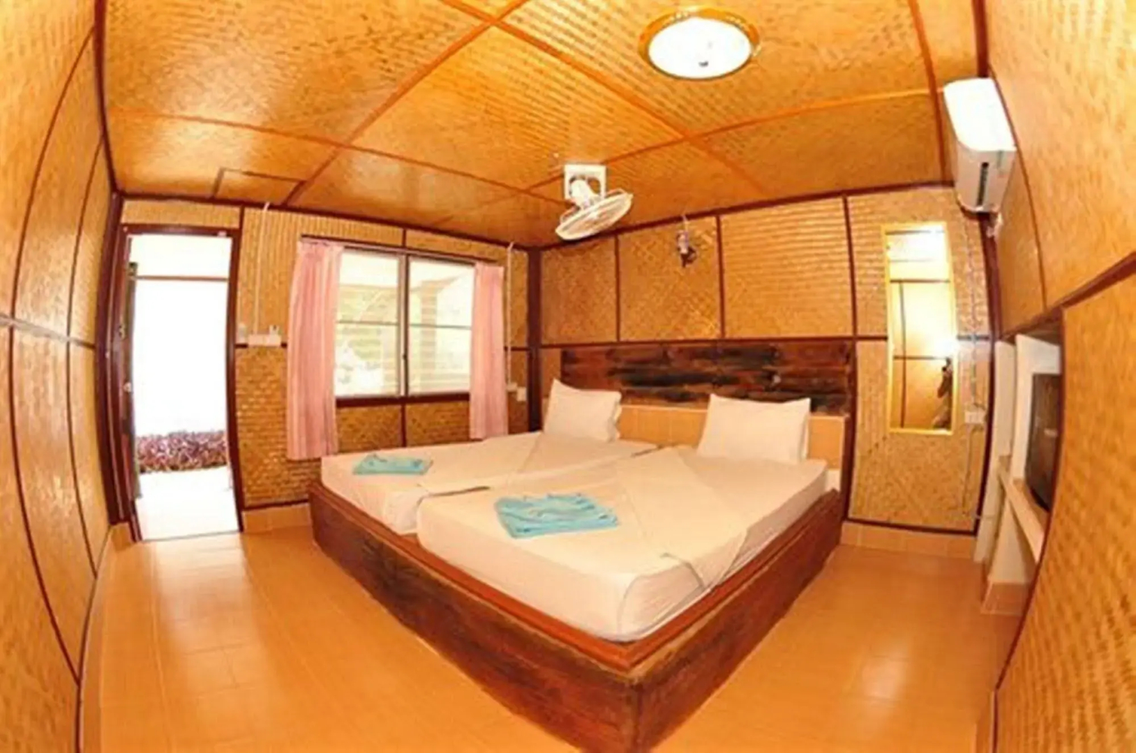 Phi Phi Nice Beach Resort