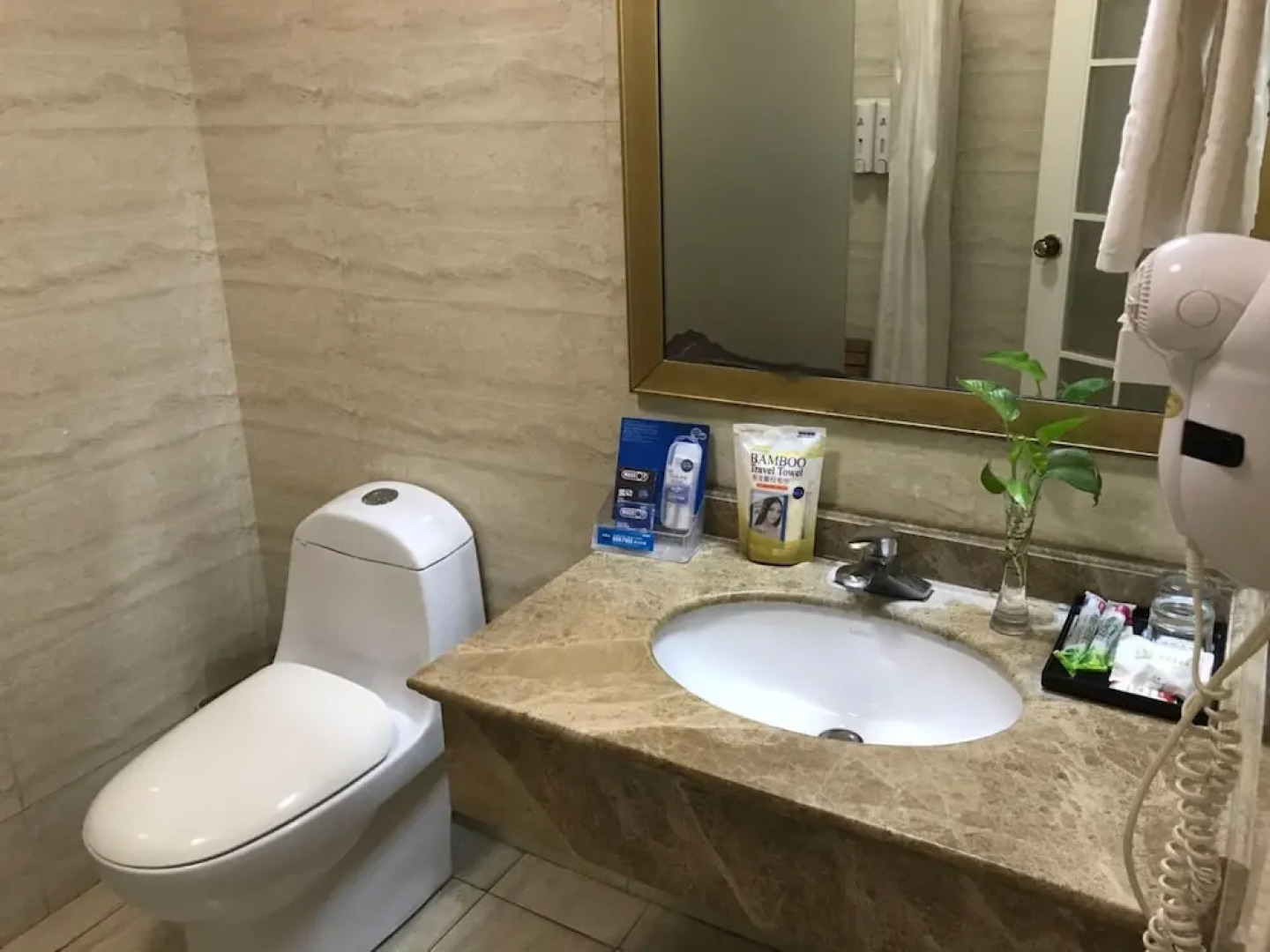 Ezhou Red Sun Grand Hotel