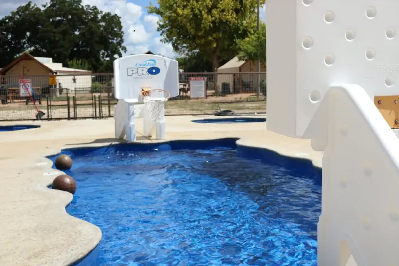 14 Son's Geronimo - Birdhouse Cabin