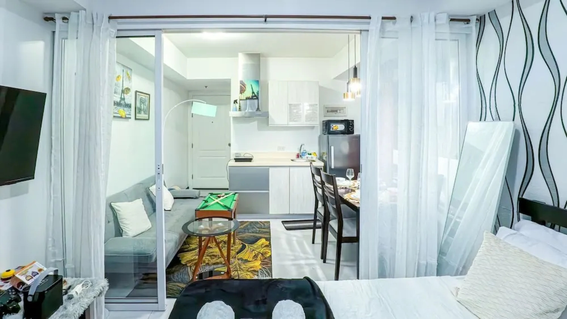 Stunning 1-bed Apartment in Paranaque