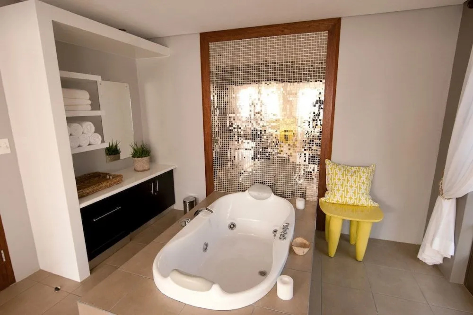 African Hills Safari Lodge & Spa