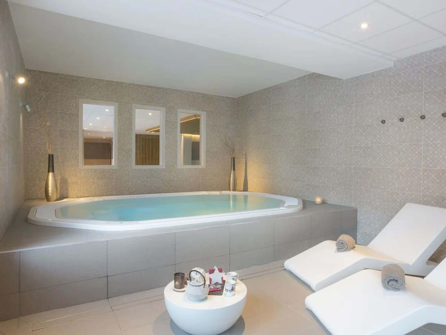 Chic apartment 300 m from the ski lift in a mountain village