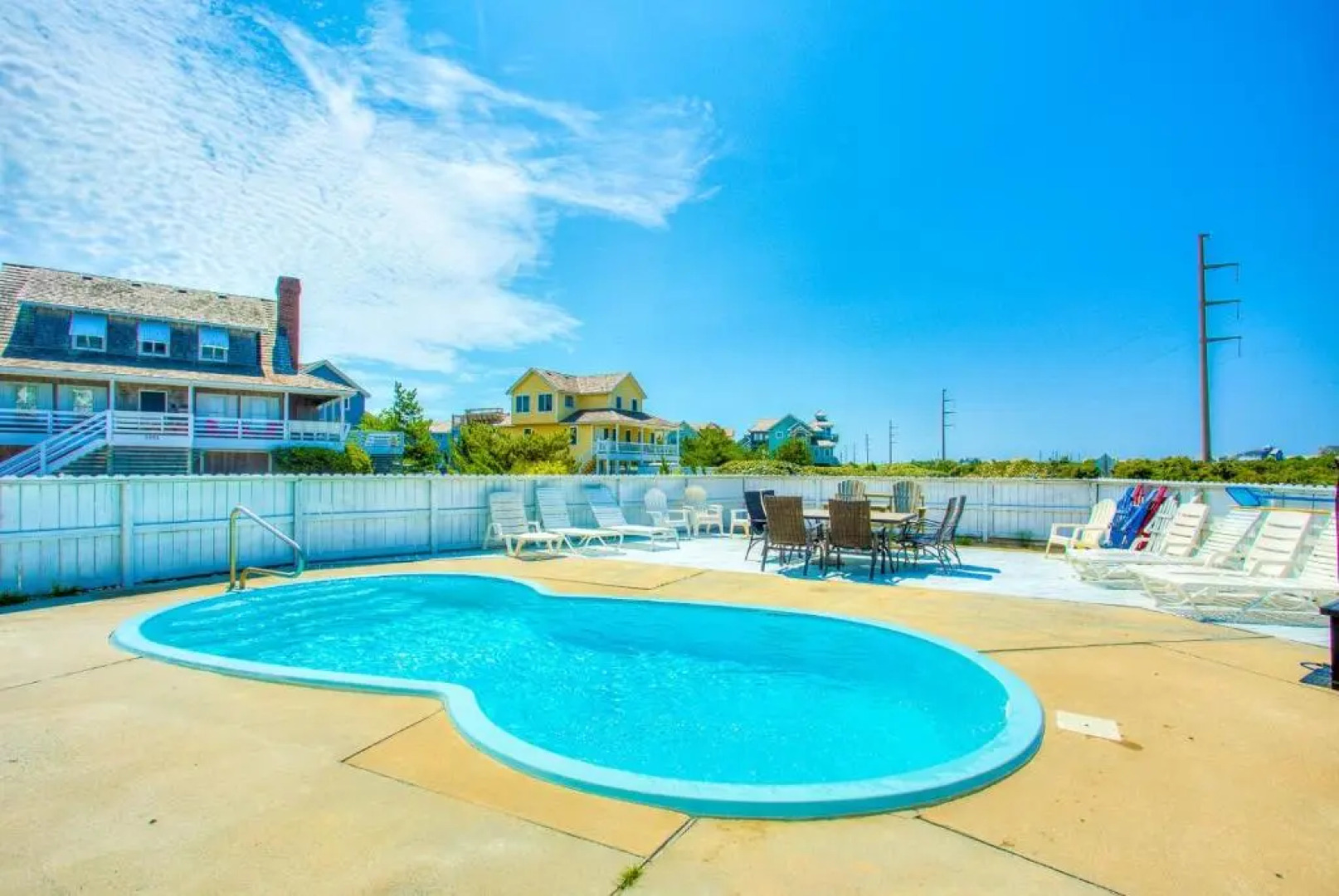 6170 - Poolside Paradise