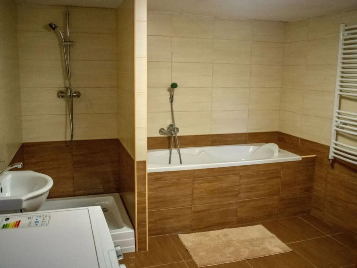 House Kámen Arnoltice