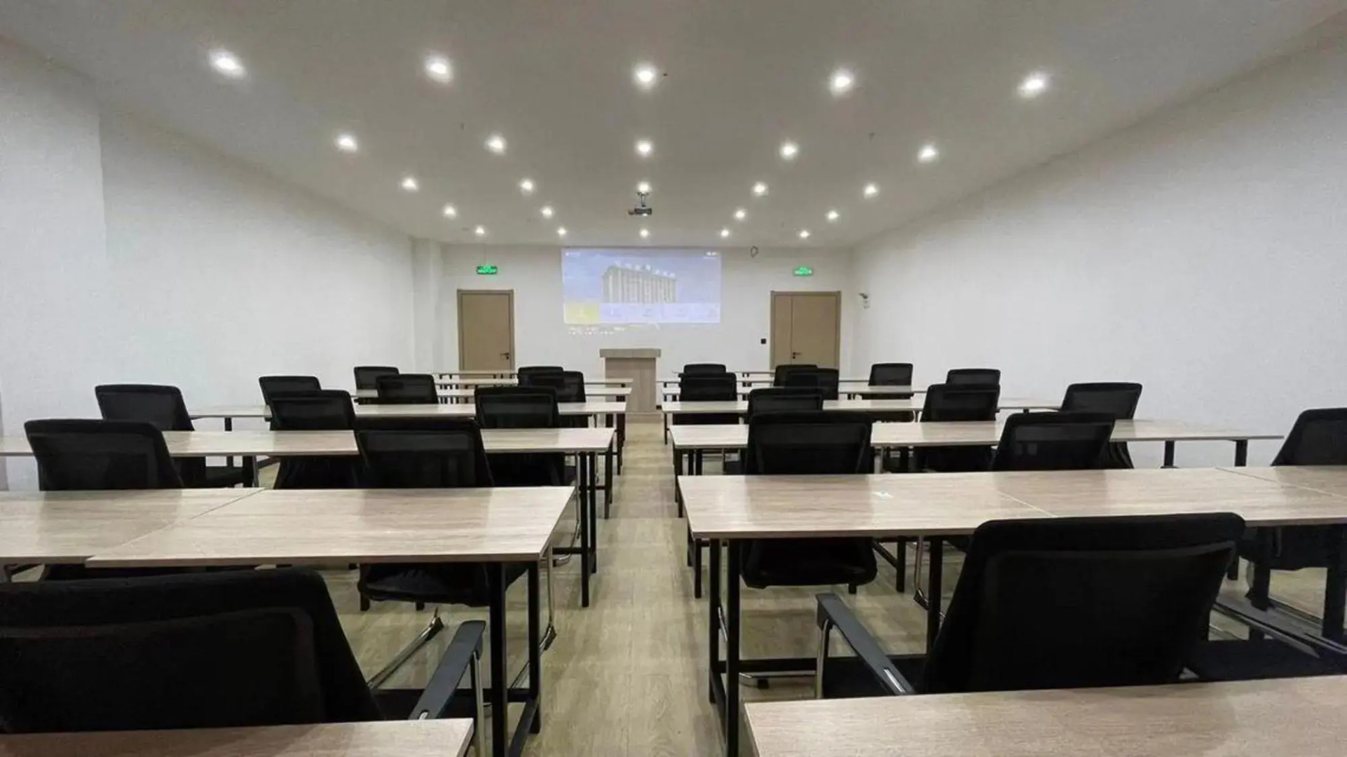 GreenTree Inn (Chuxiong Xianren Ancient Town Shop)