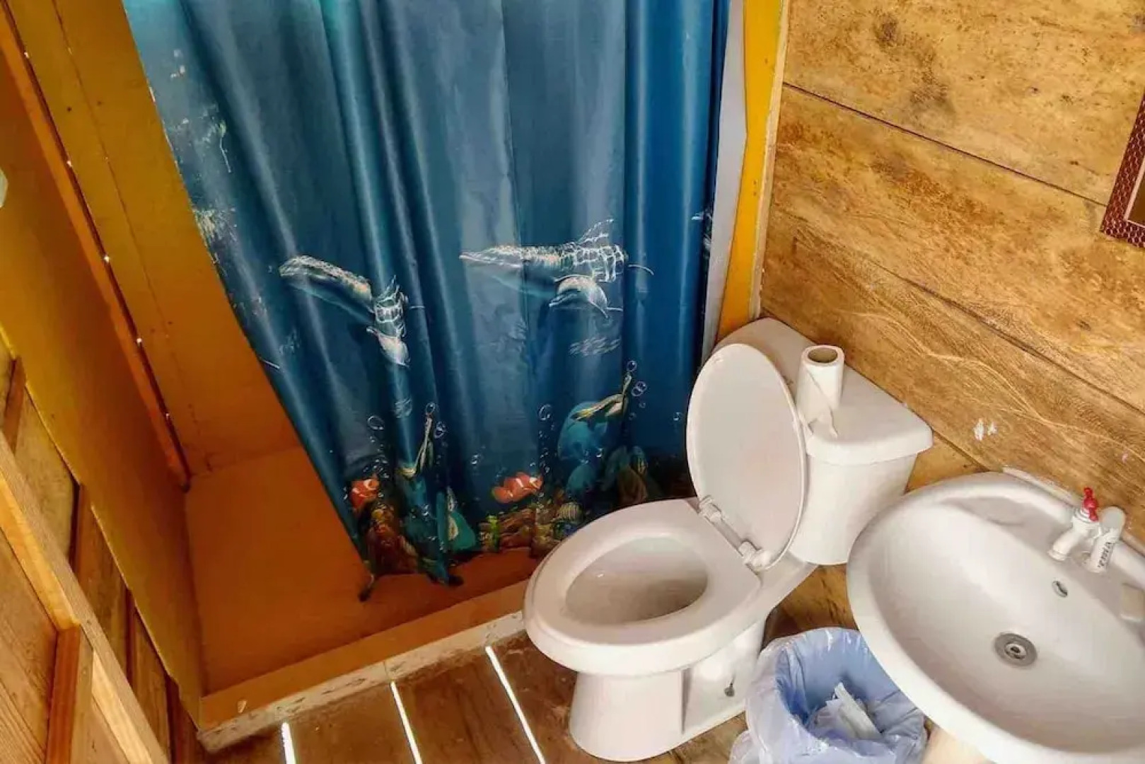 Paradise Over the Water Cabins in San Blas