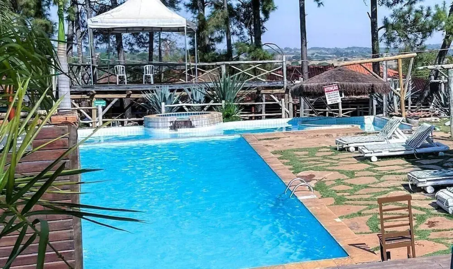 Cozy Lakefront Suites RGB