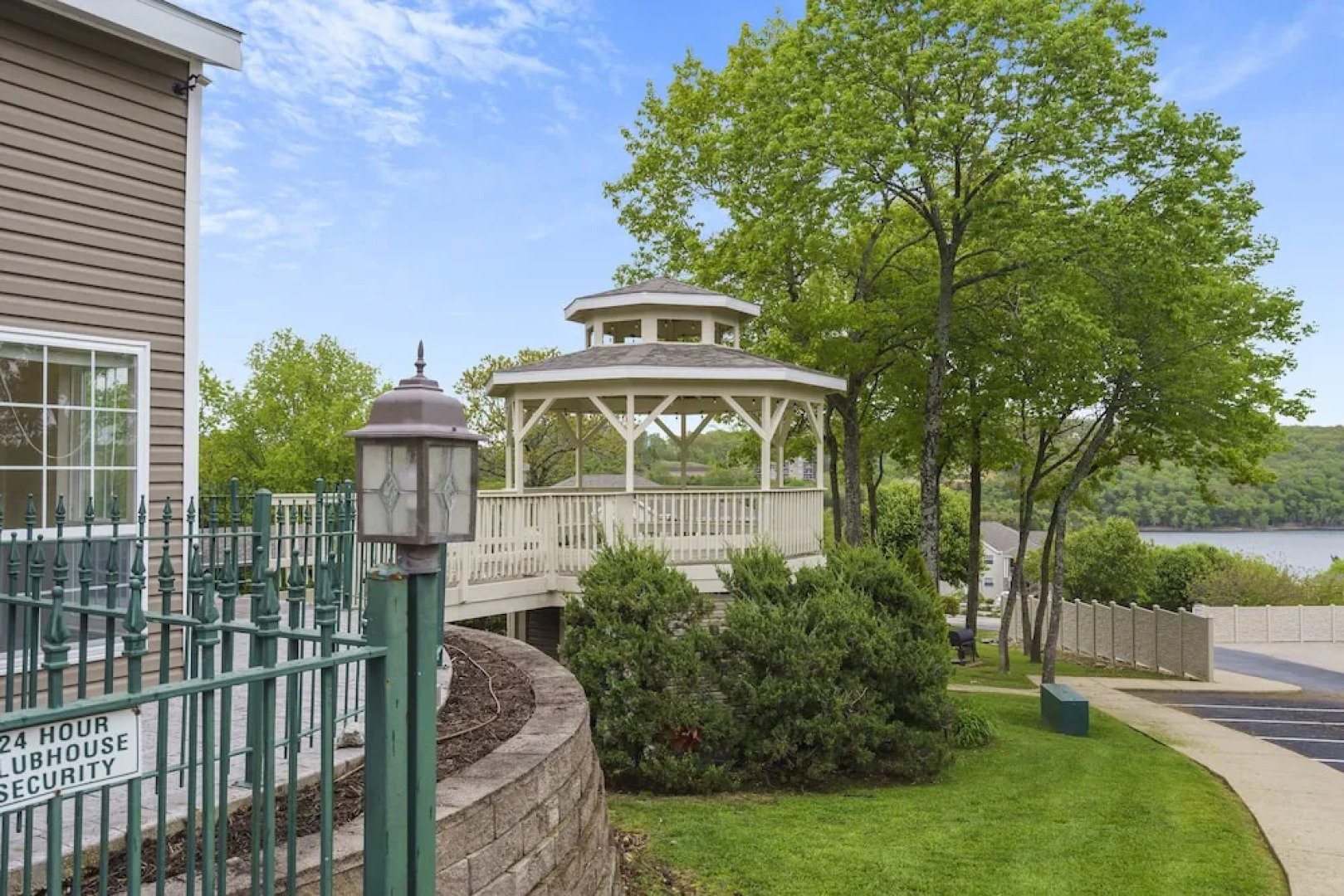 Serene Escape at Table Rock Lake