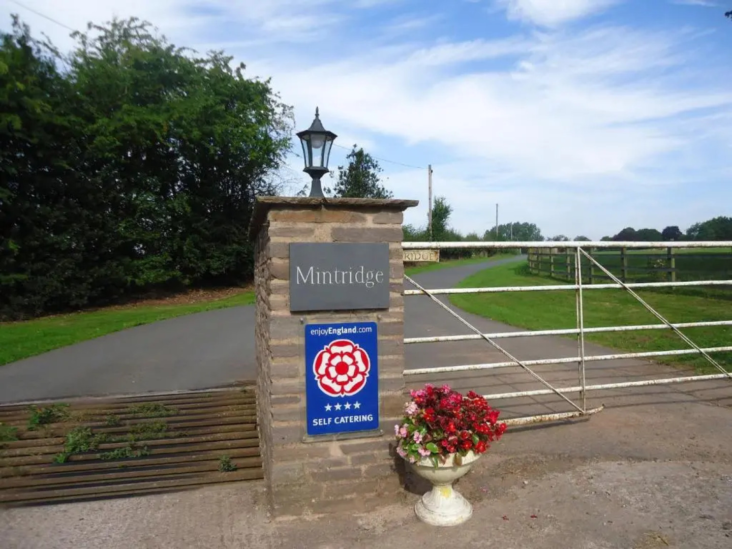 The Chaff House - farm stay apartment set within 135 acres