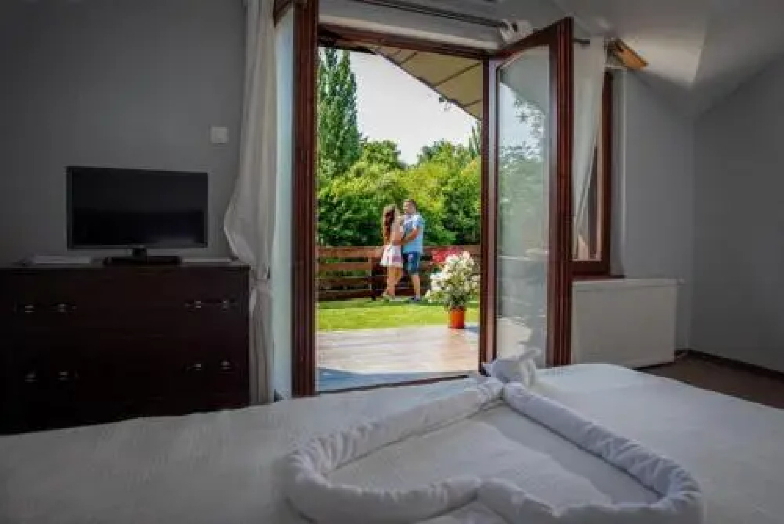 Tavi Panzio és Pizzéria