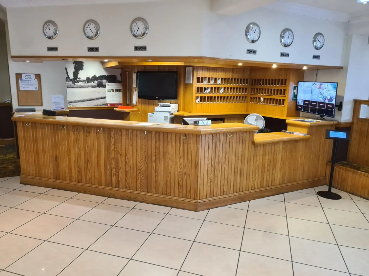 The Greyhound Hotel Leigh