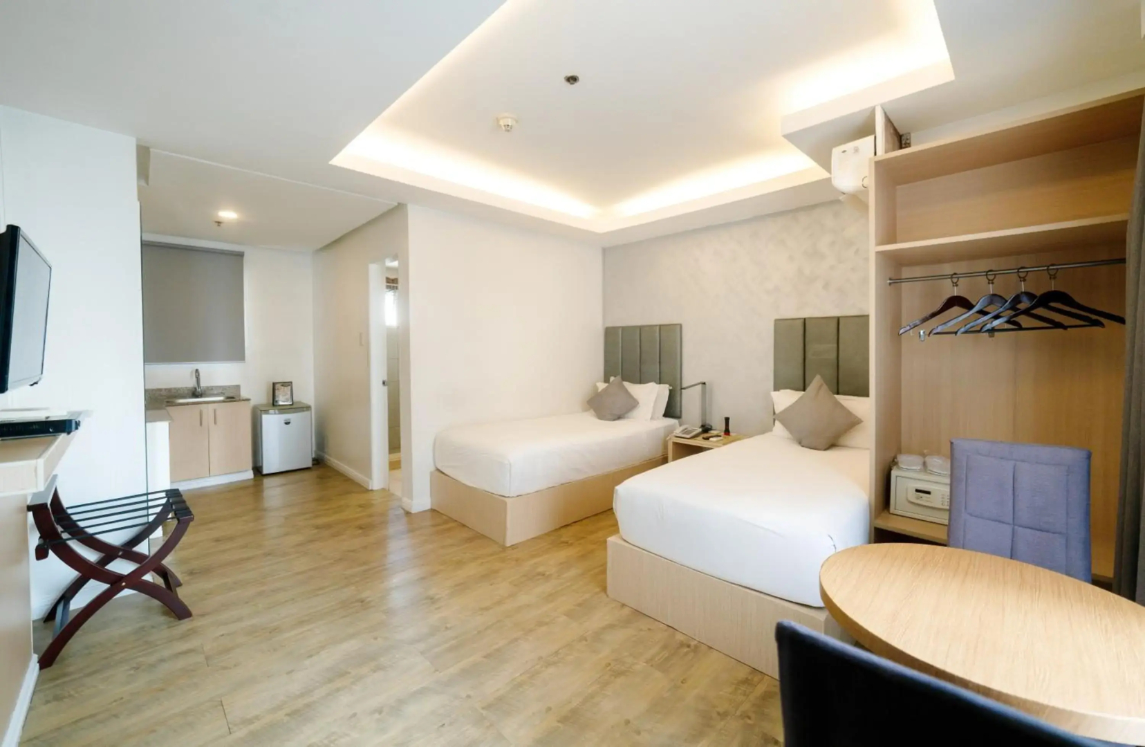 Regency Grand Suites