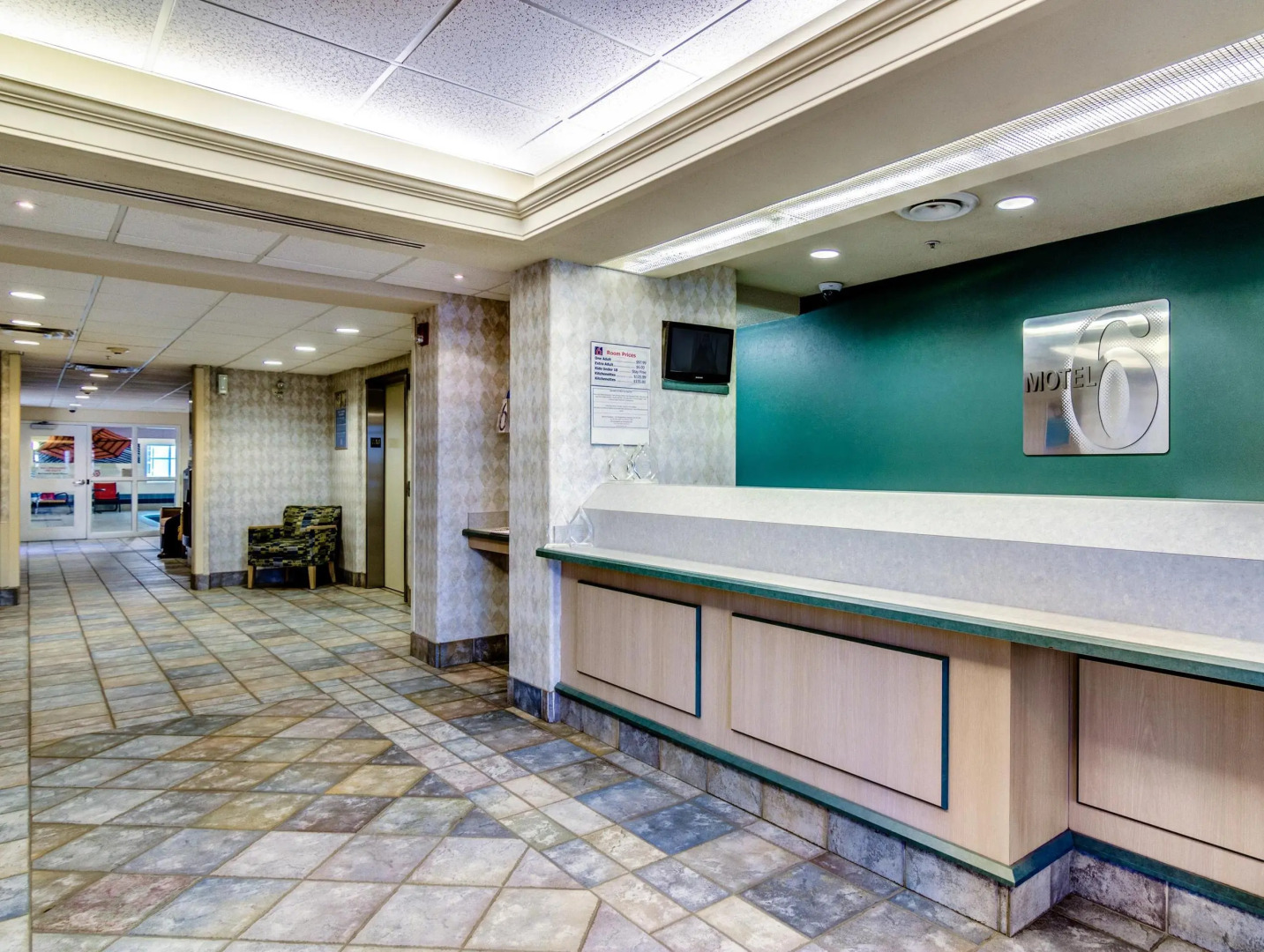 Motel 6 Saskatoon, SK