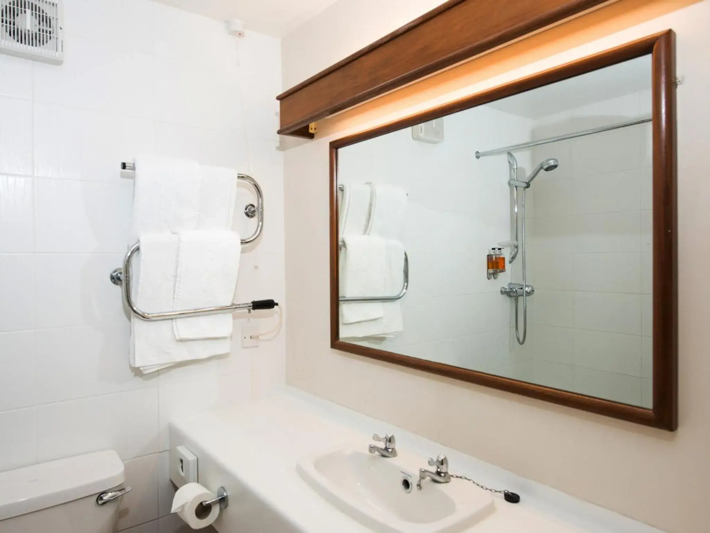 Peartree Lodge Waterside