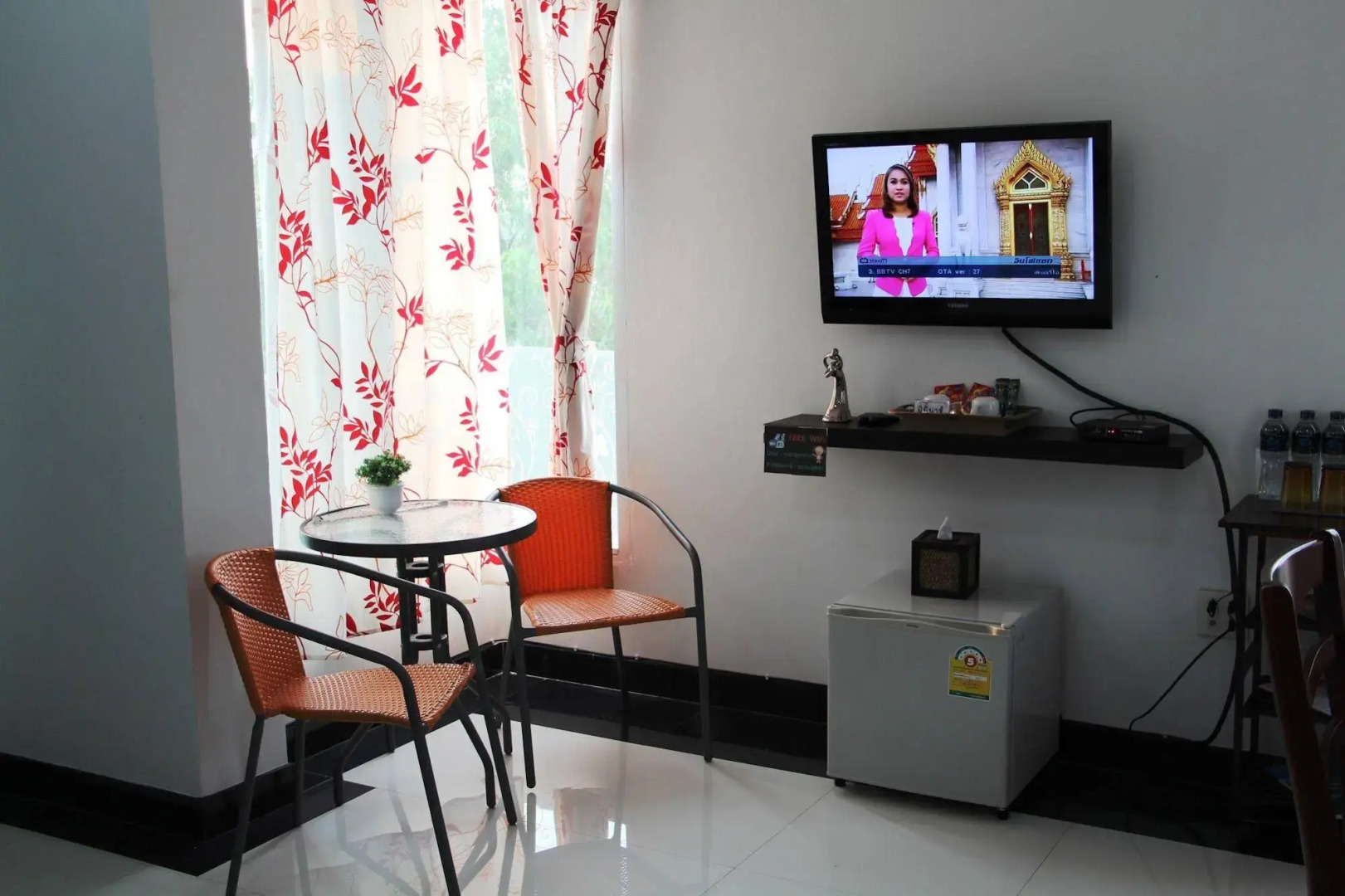 Modern Inn by Saifon