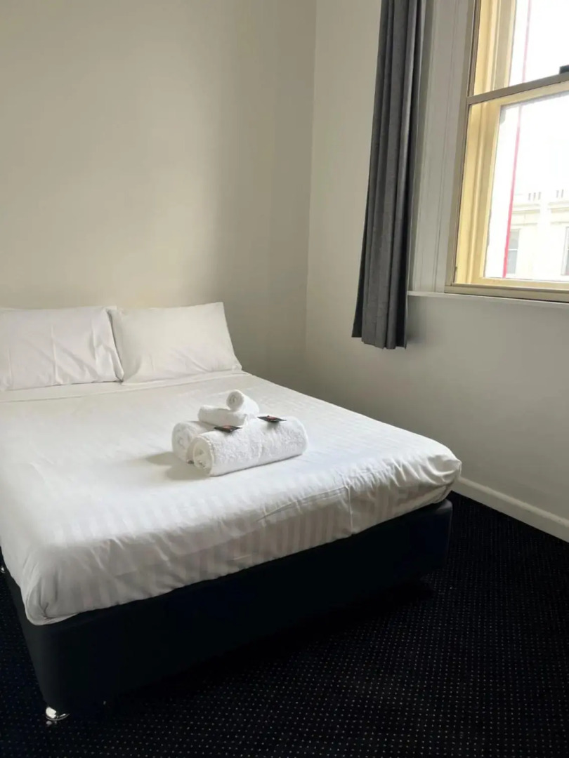 Star Bar Cafe & Hotel