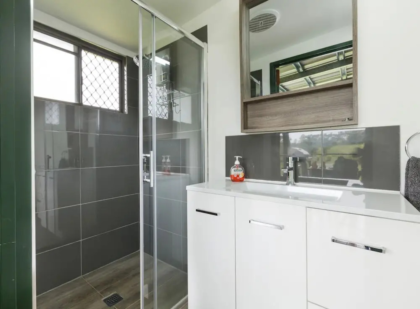 Mena Creek Flower House