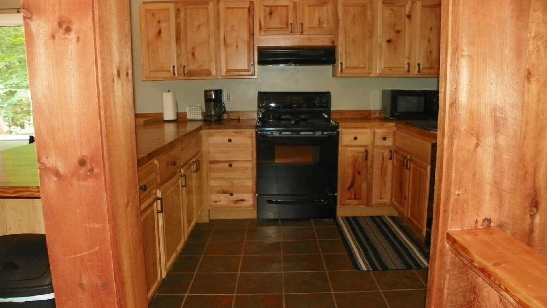 Newly Renovated Private 3 Bedroom Home in Waterville Estates Near Community Center - Bv146e