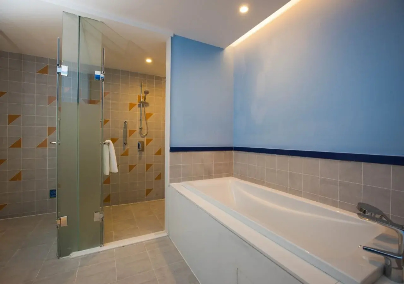 Chimelong Penguin Hotel