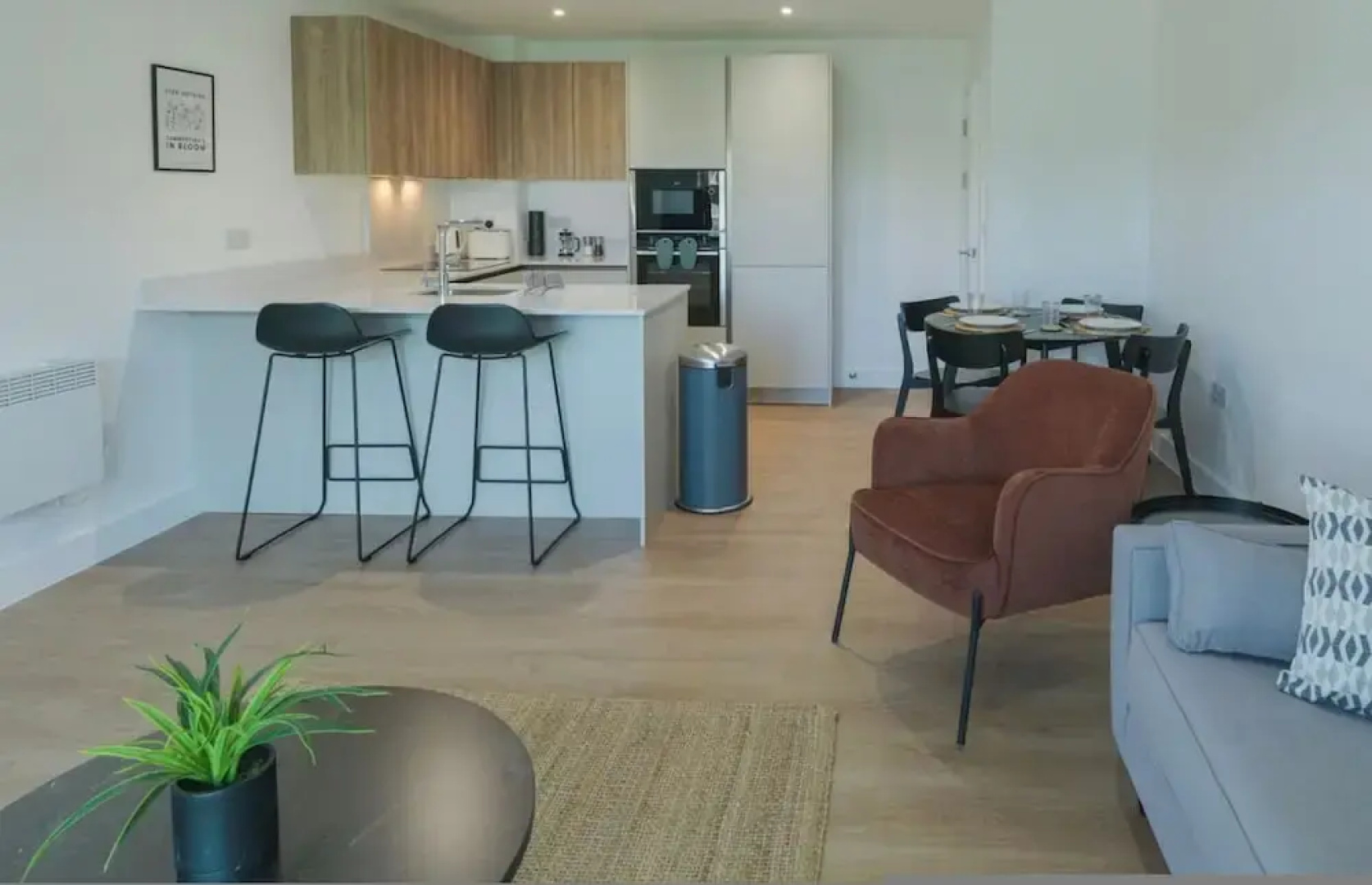 Luxury Manchester Apartment - Blue