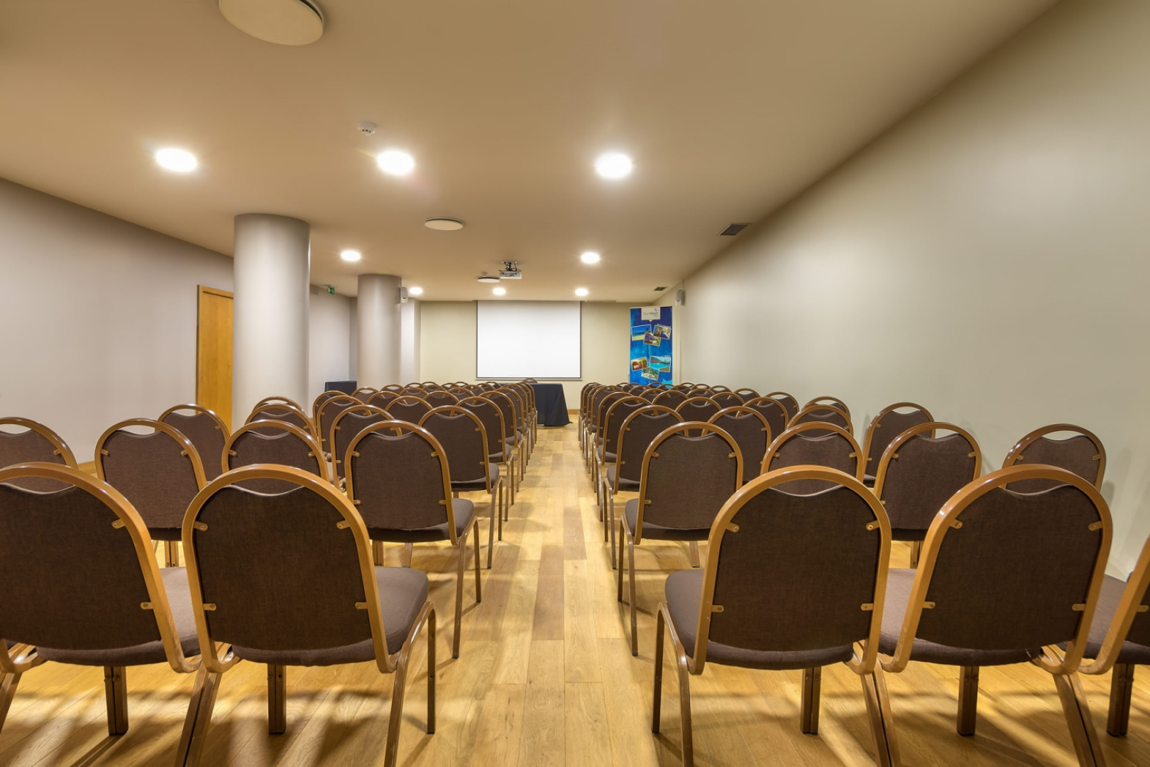 Four Views Monumental Lido