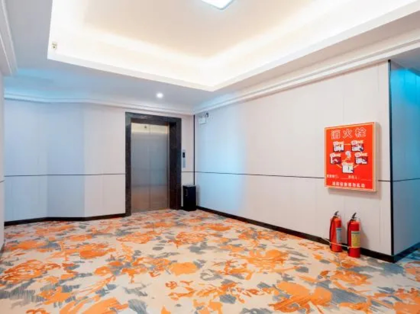 Junyi Chain Hotel (Yudu Longzheng Plaza)