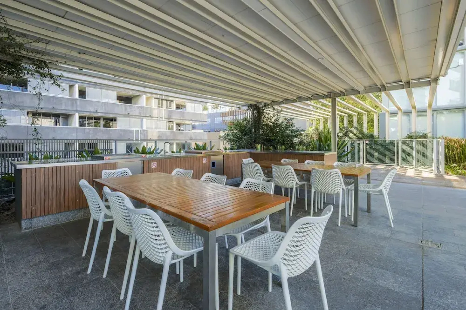 Sofun Apartment In Newstead