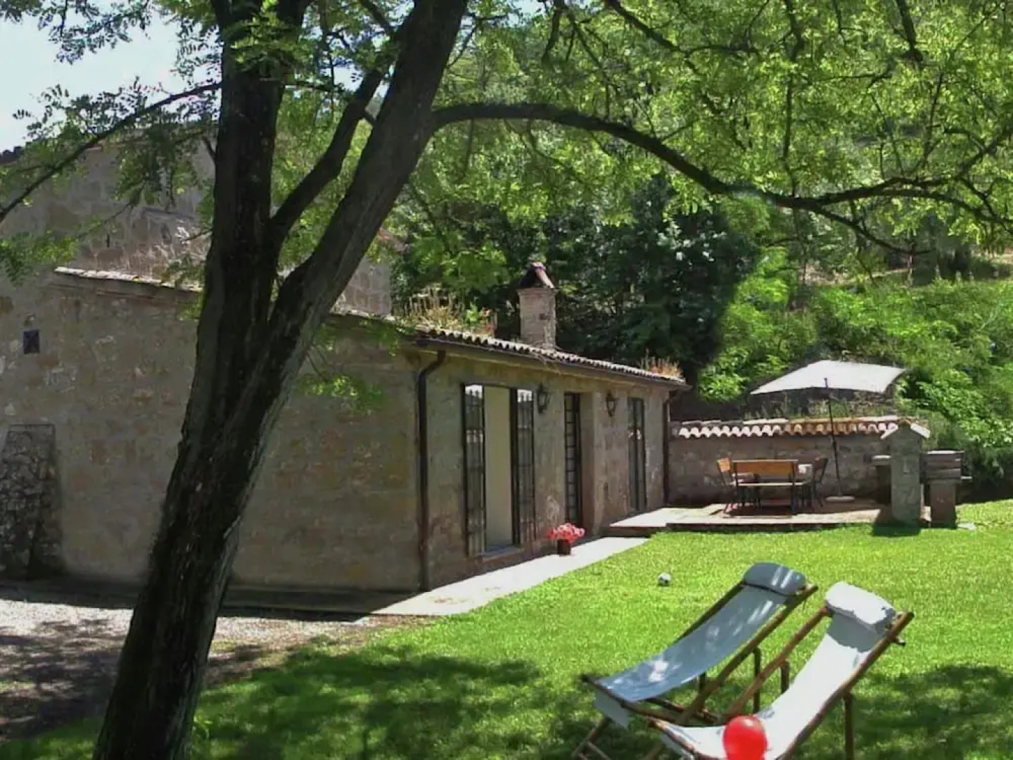 Villa in Rome With Pool & Garden