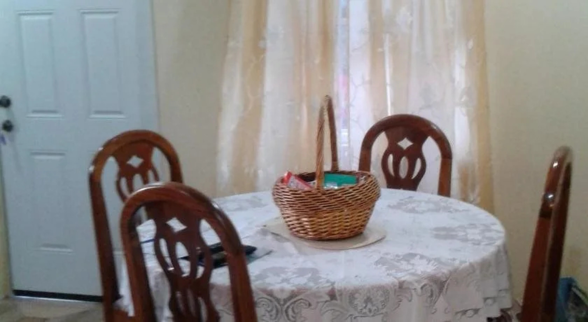 J&G's Tropical Apartments