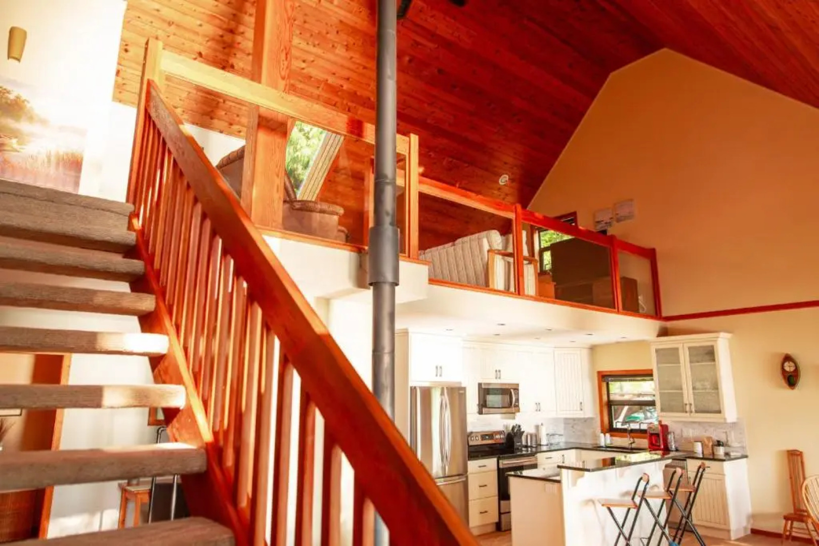 The Overlook, Luxury Lakeside Home with Dock