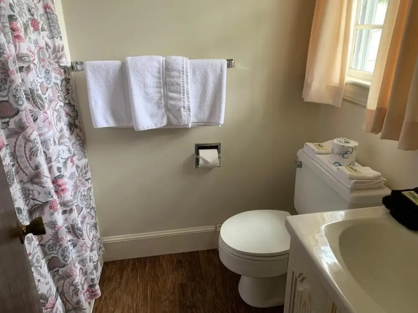 Holiday House Inn
