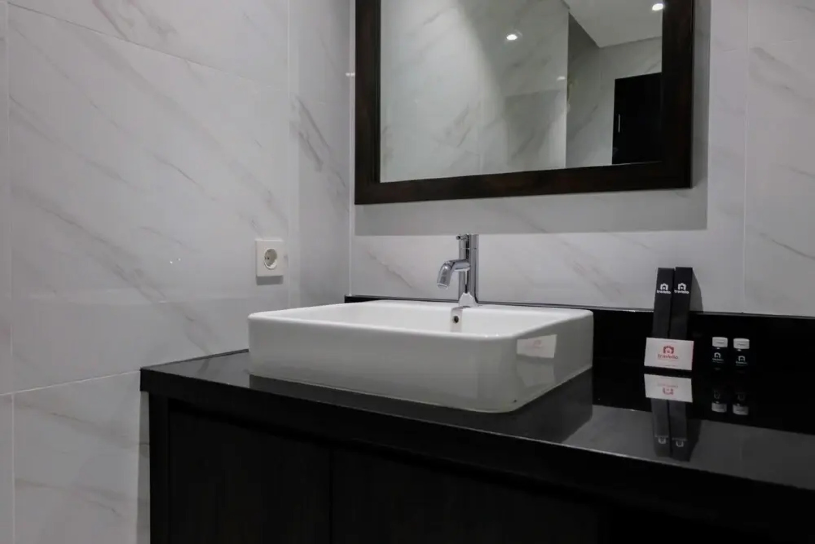 Exclusive 1BR at The Branz Apartment near Shopping Mall