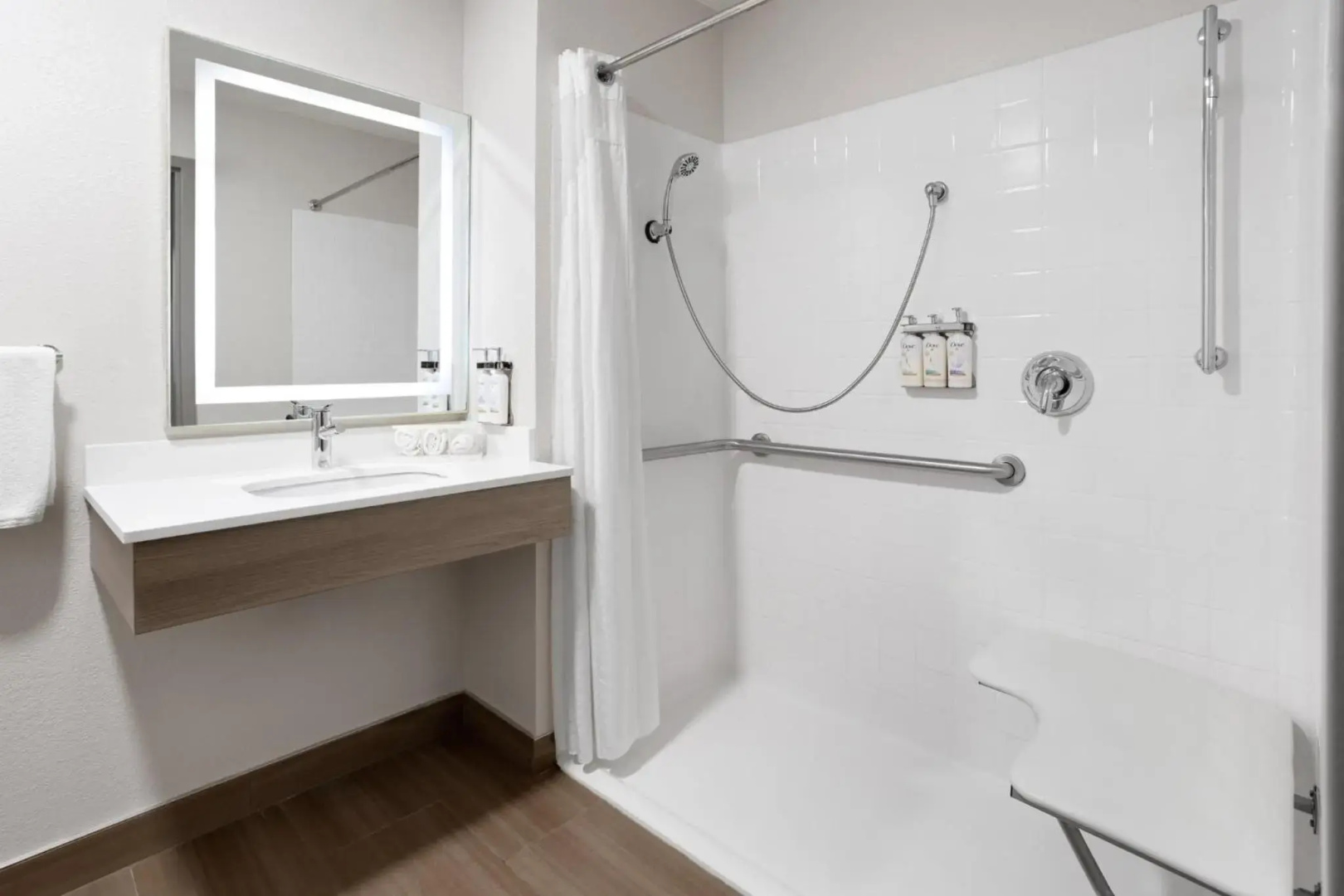 Holiday Inn Express & Suites Wyomissing by IHG