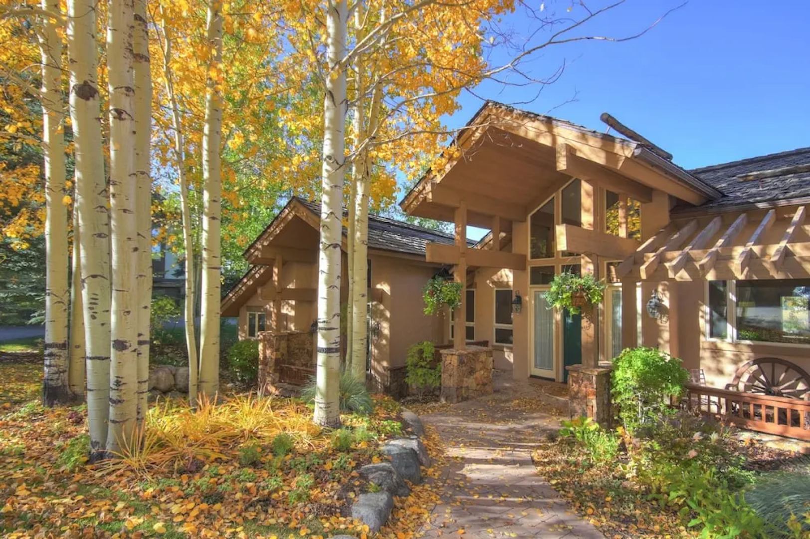 Luxury With Mountain Views, Private Hot Tub Arrowhead 6 Bedroom Townhouse