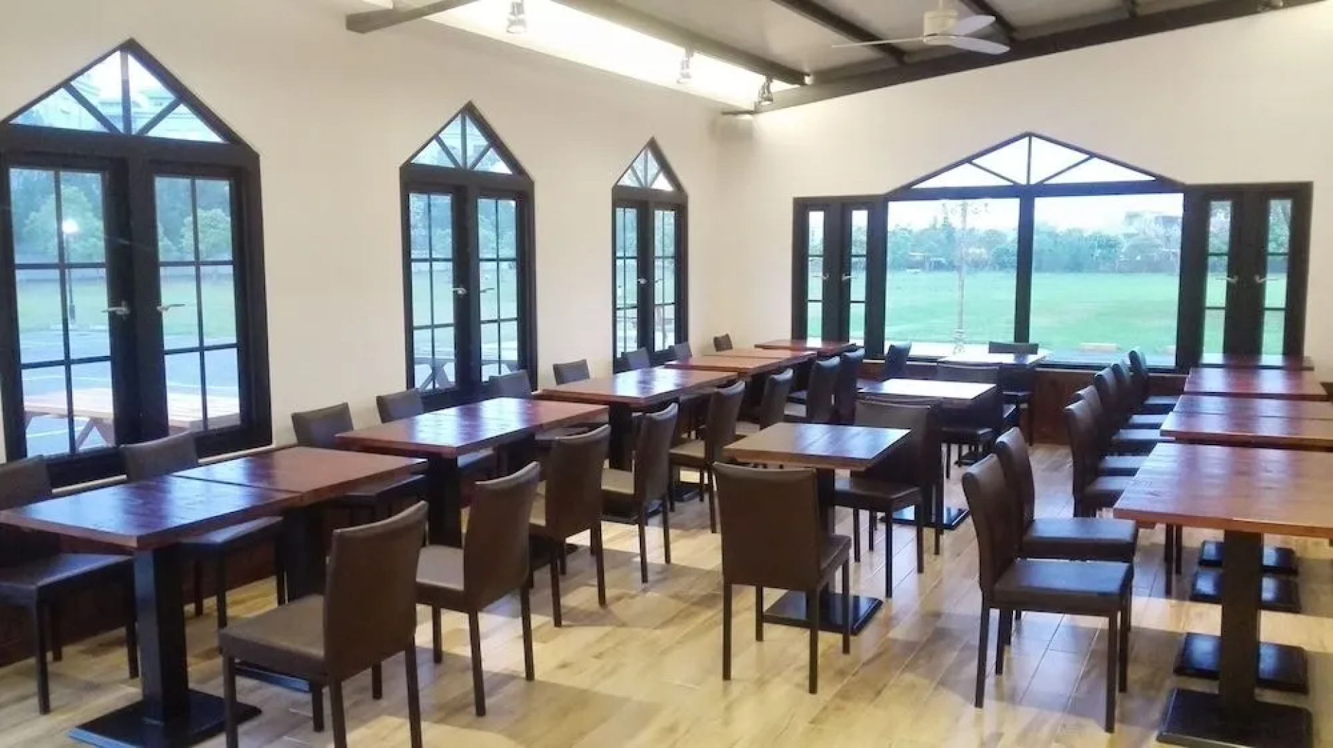 Oak Garden Hotel