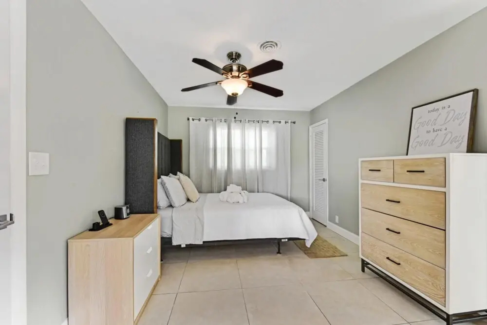 Private pool and canal home with Office space