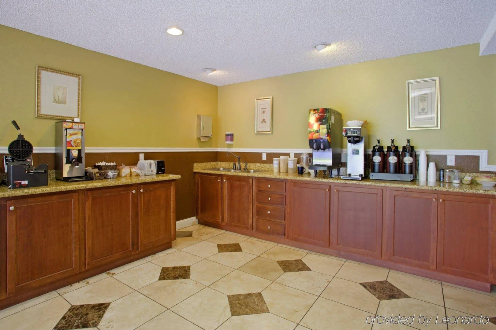 Studio 6 Portland, OR