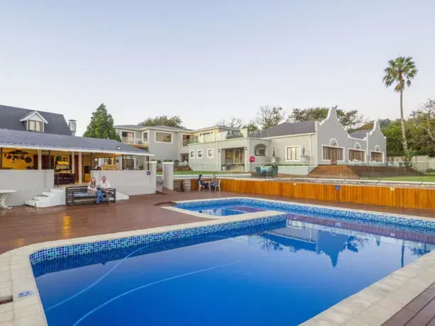 Amary City Residence