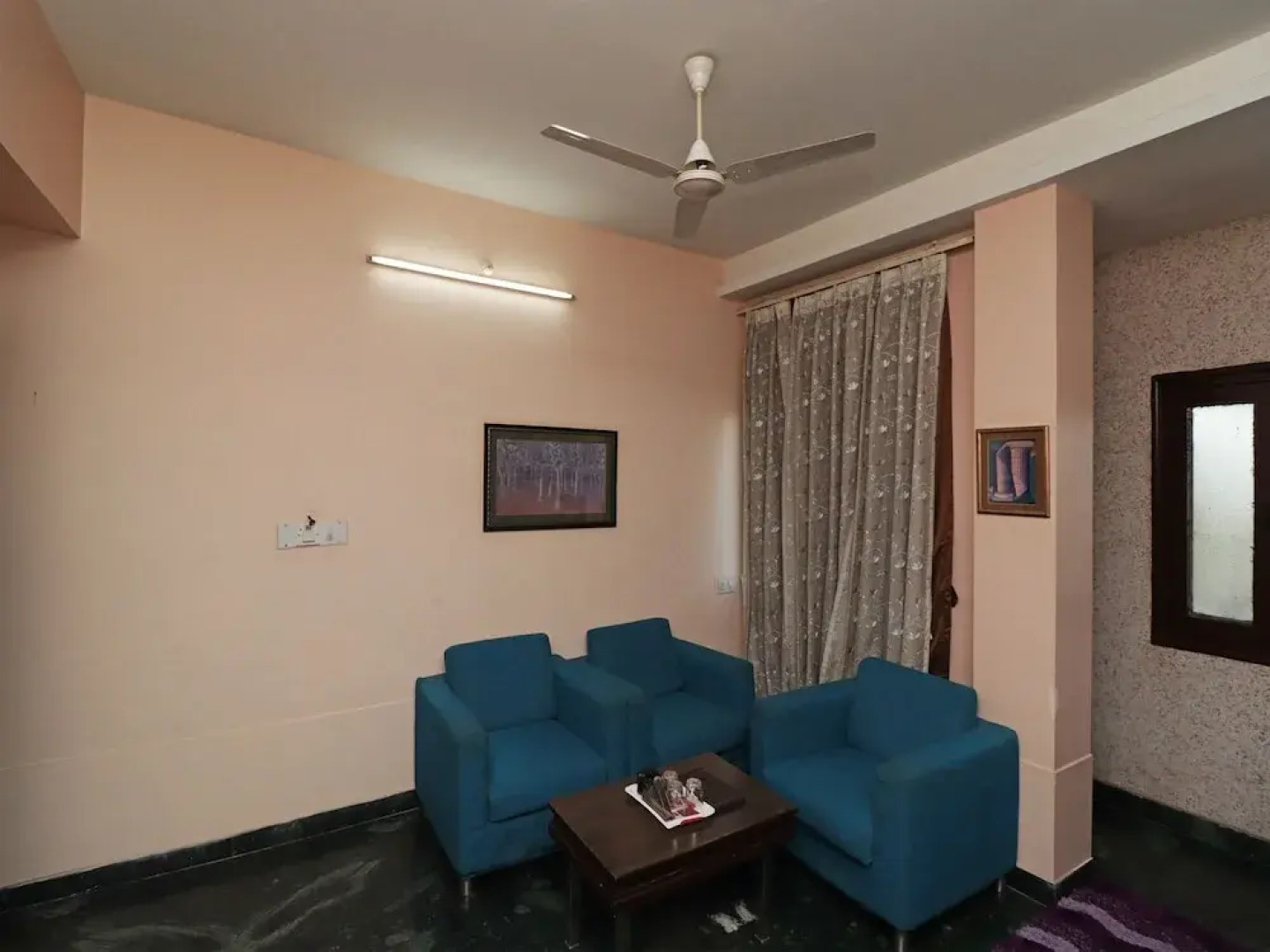OYO 28336 Hotel Girish