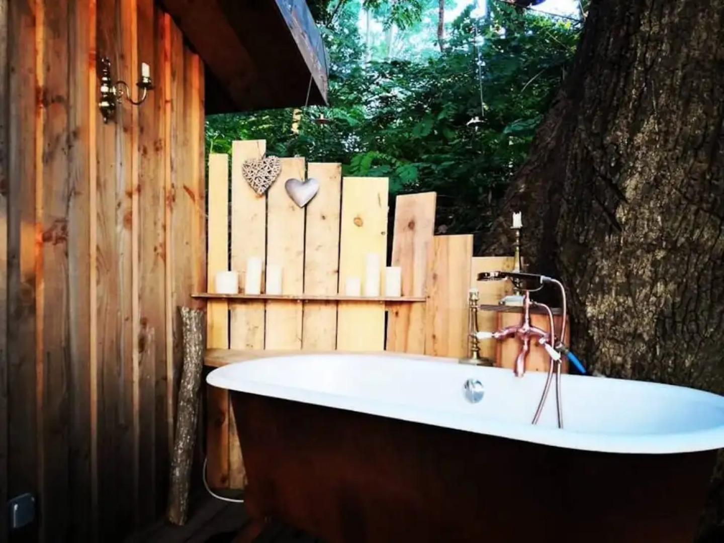 Coco Barn Wood Lodge