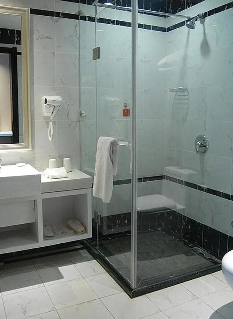 Yancheng Youth Club and Reading Hotel