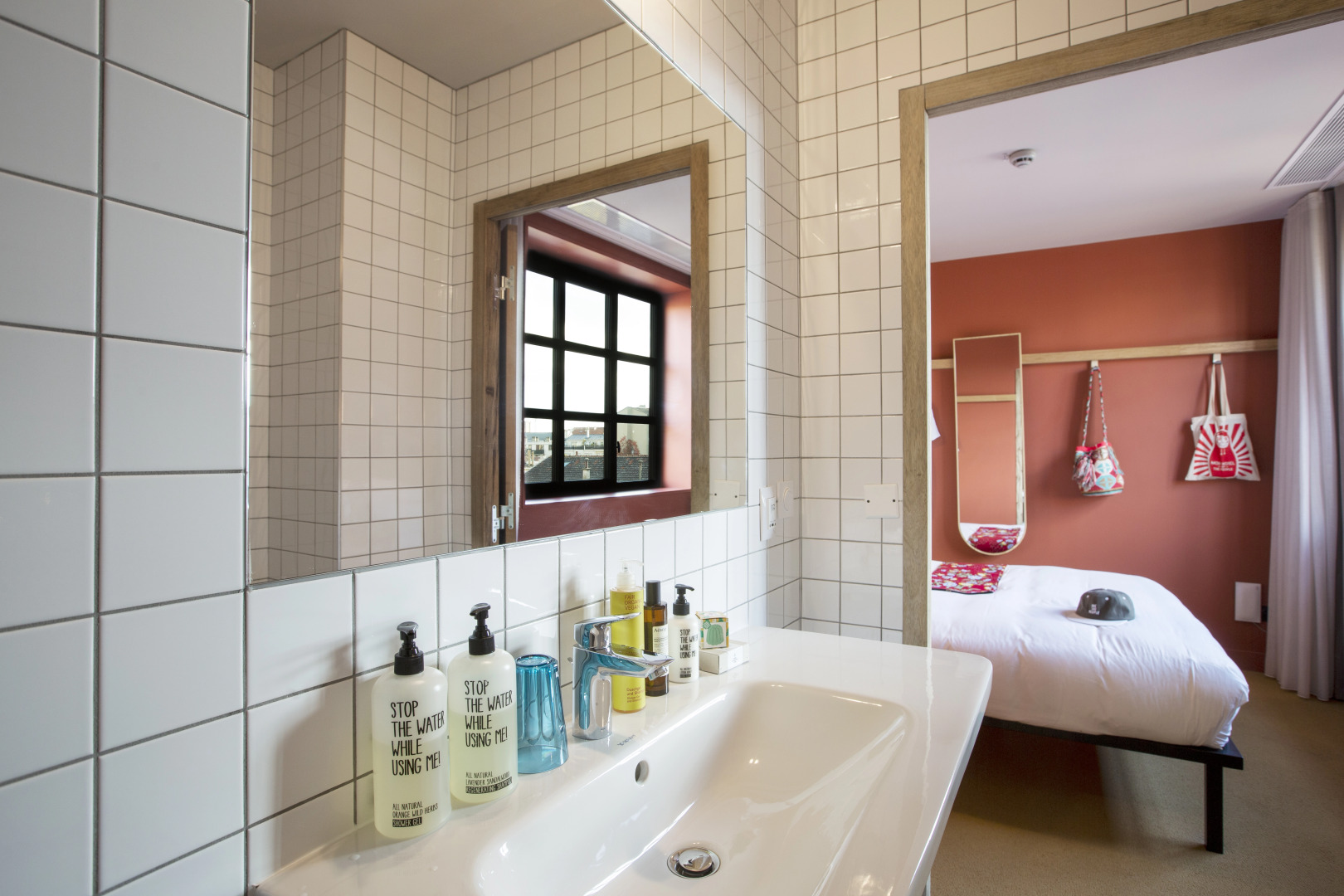 Mob Hotel Paris les Puces