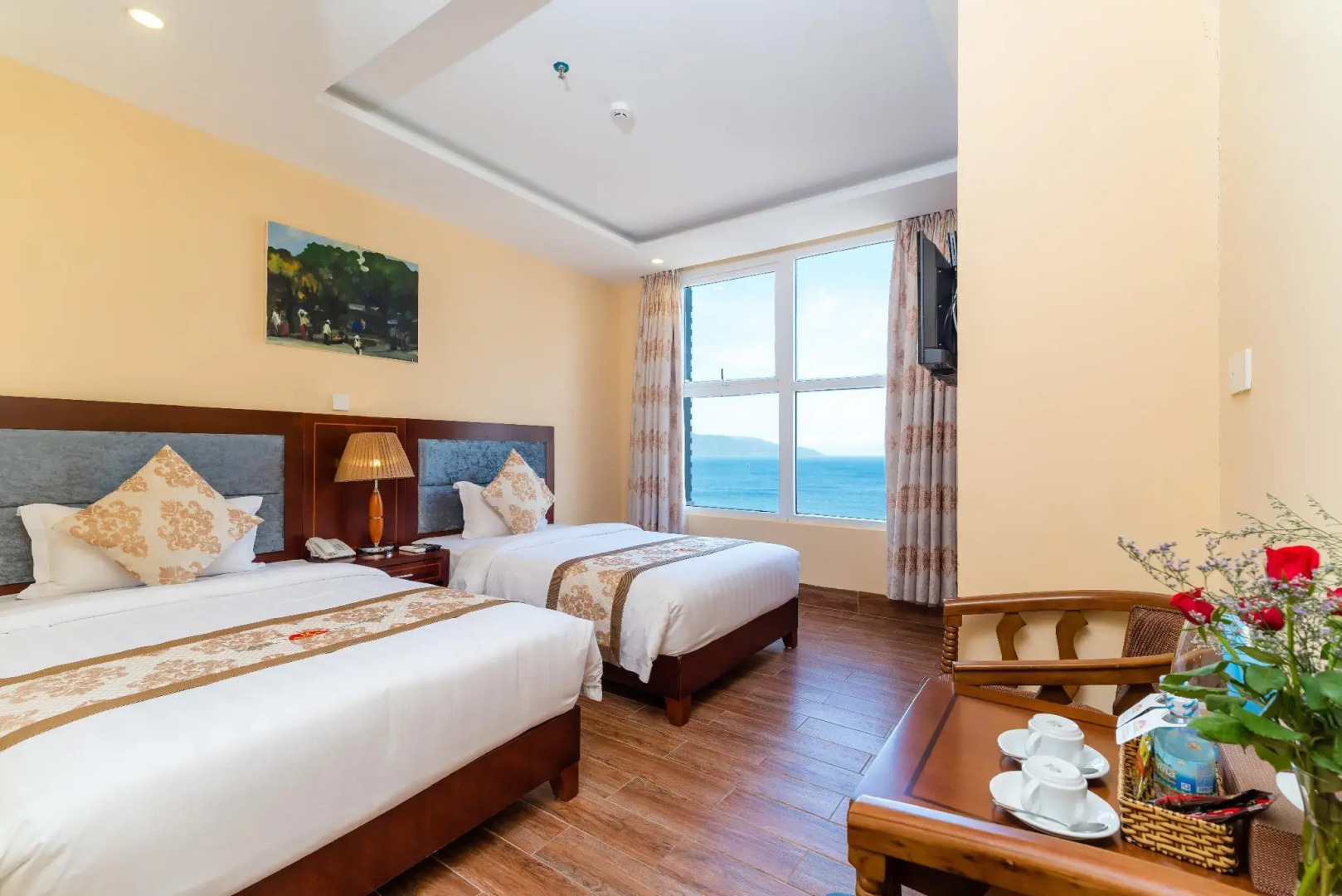 Nhat Minh Hotel and Apartment